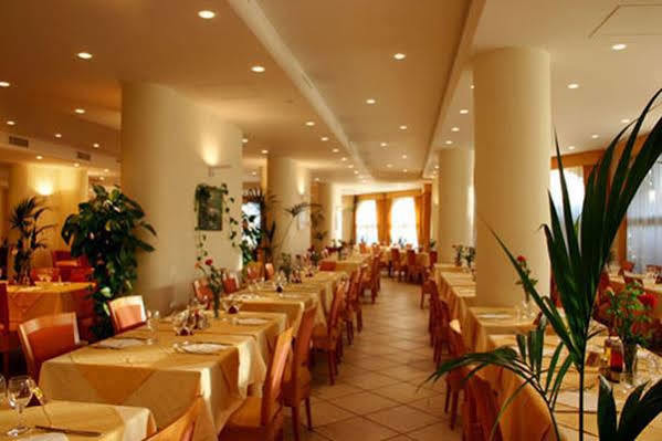 Hotel Punta Faro Капо-Ватикано Екстер'єр фото